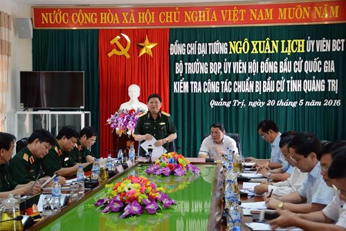 吴春历大将检查广治省选举筹备工作