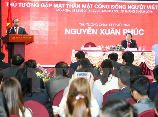 政府总理阮春福会见旅俄越南人社群代表