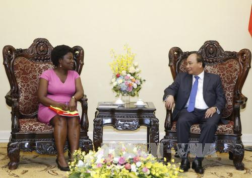 阮春福总理会见世界银行亚太地区副行长克瓦克瓦