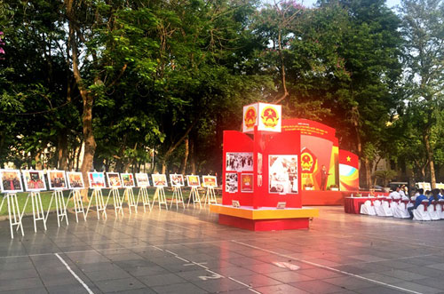 《全民同乐日》图片展开展