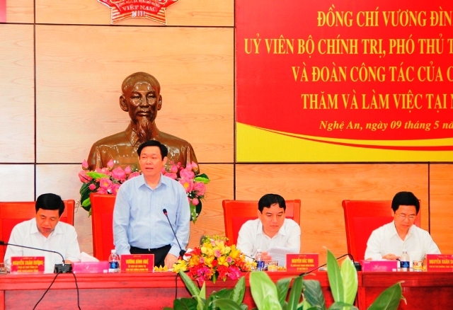 王廷惠副总理同义安省骨干领导举行座谈