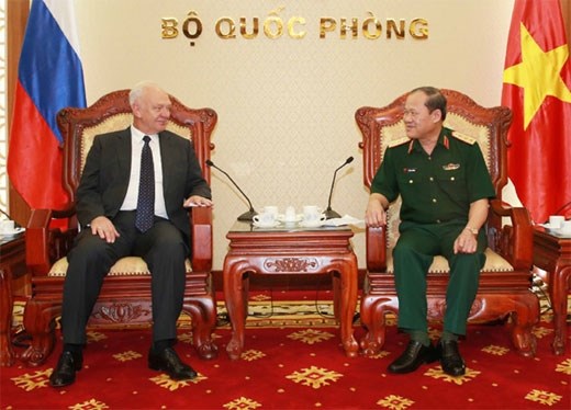 越南国防部和总参谋部领导人会见外国客人