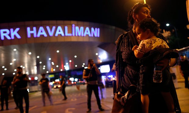 土耳其伊斯坦布尔国际机场发生爆炸至少36人死亡