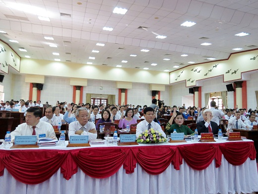 新一届平福省人民议会举行第一次会议