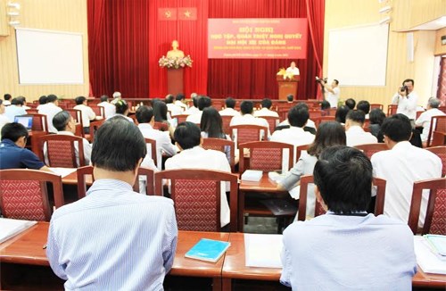 中央直属媒体机关和出版社南方分社领导干部学习和贯彻落实越共十二大决议精神