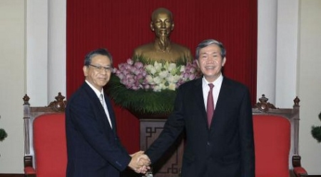 越共中央书记处常务书记丁世兄会见日本驻越南大使大岛浩