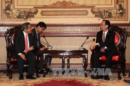 胡志明市领导会见老挝科学技术部部长