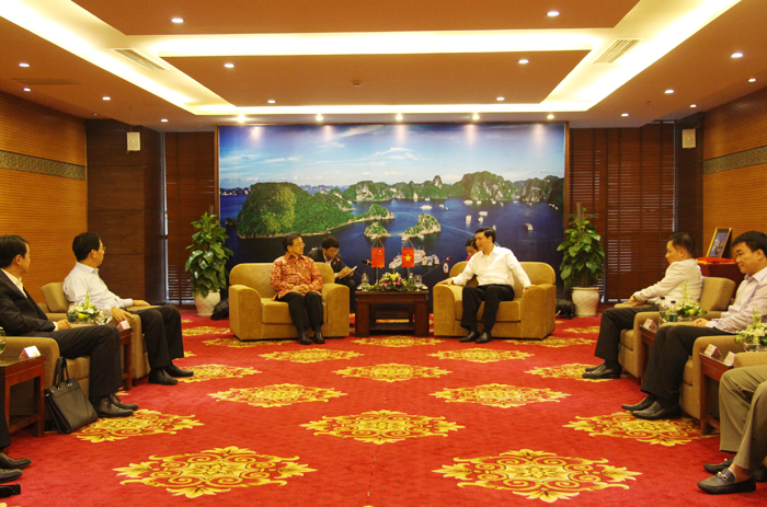 广宁省人委会主席阮德龙礼节性会见中国外交部代表团