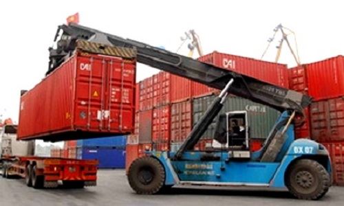 上半年全国贸易顺差额达15亿美元