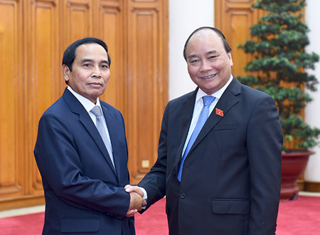 政府总理阮春福会见老挝政府监察总署总监察长本通•吉玛尼