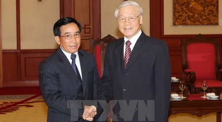 越共中央总书记阮富仲会见老挝人民革命党和国家高级代表团