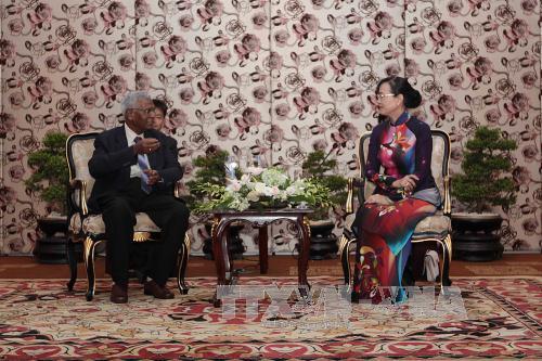 胡志明市领导会见印度共产党代表团