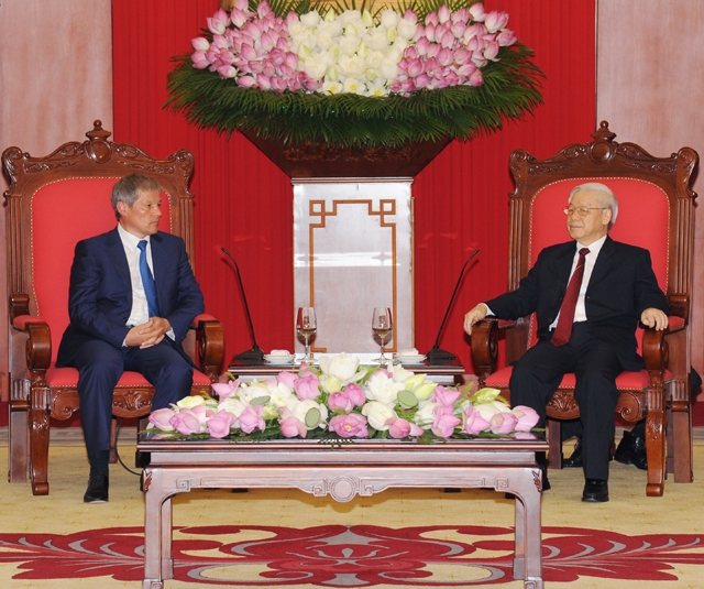 越南领导人会见罗马尼亚总理达契安•乔洛什