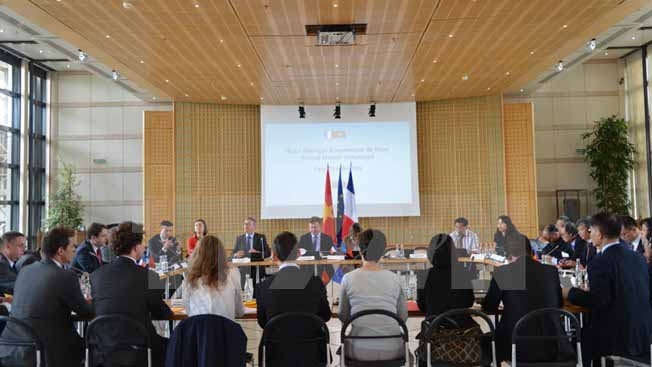 越南法国经济合作高级对话会第四次会议在法国召开