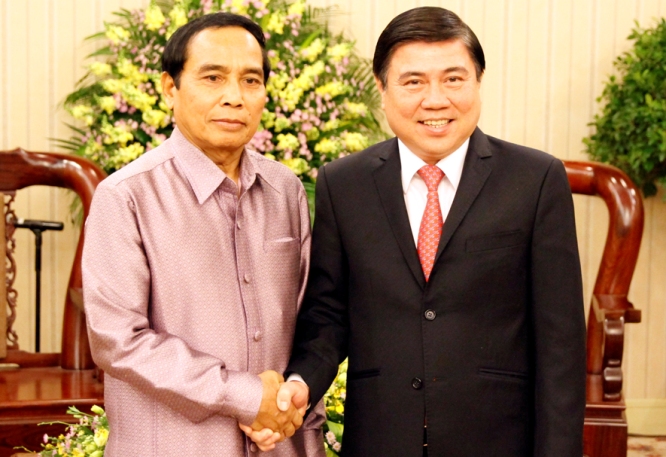 胡志明市领导会见老挝政府监察总署高级代表团