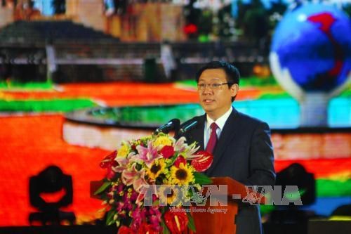 王廷惠同志出席2016年九龙江平原地区经济合作论坛