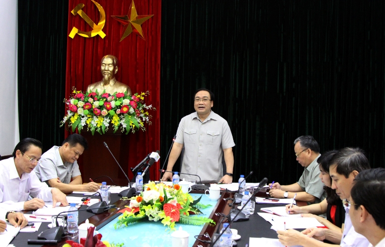河内市委书记黄忠海与嘉林县委座谈