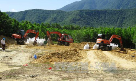对台塑河静钢铁公司废弃物非法填埋案件提起刑事诉讼