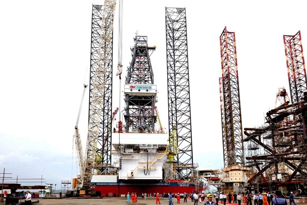 越南自主建造的最大自升式钻井平台完工