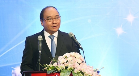 政府总理阮春福出席2016年信息技术与传媒高级论坛