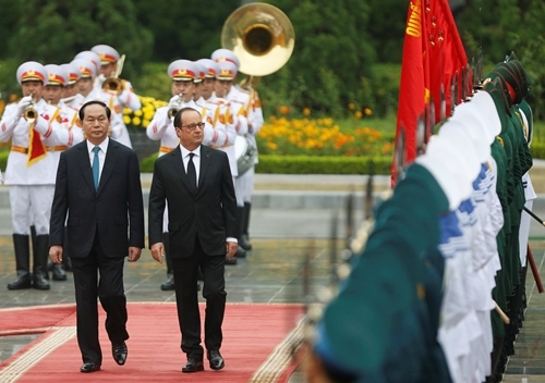 国家主席陈大光同法国总统弗朗索瓦•奥朗德进行会谈