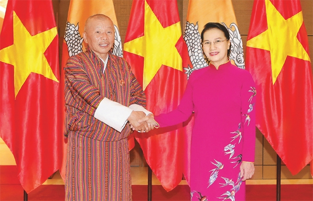 国会主席阮氏金银会见不丹议会议长吉格梅•章波