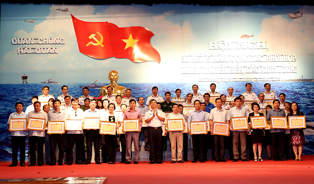 越南海军司令部举行海洋和海岛宣传配合工作落实五年小结会议