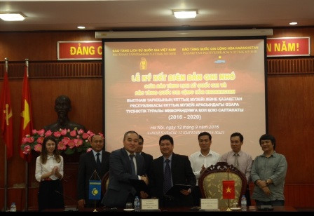 越南与哈萨克斯坦加强文化艺术与博物馆领域的合作