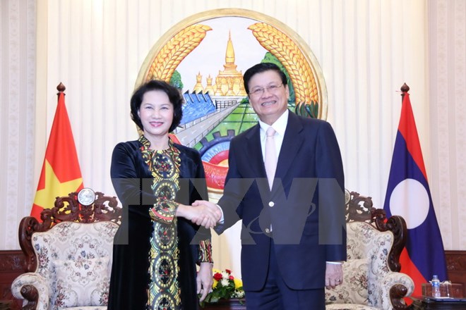 国会主席阮氏金银会见老挝政府总理通伦•西苏里