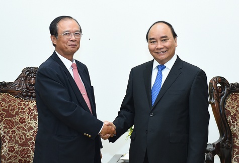 越南政府总理阮春福会见柬埔寨邮电部大臣陈尤德
