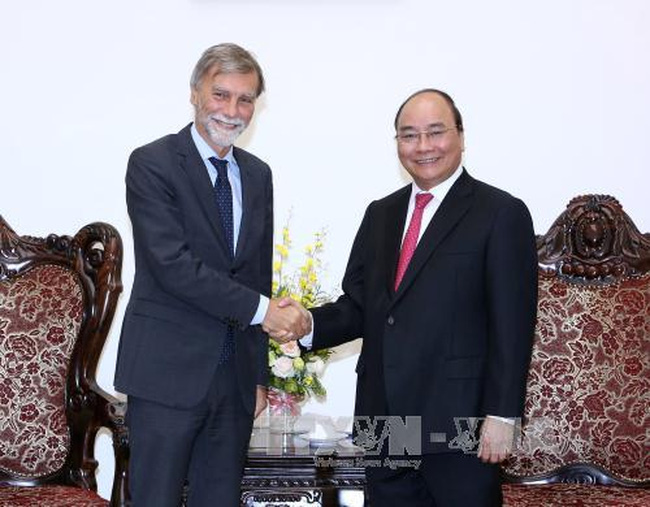 政府总理阮春福会见意大利基础设施和交通部长