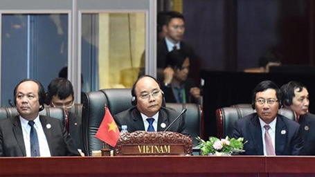 政府总理阮春福出席东盟峰会开幕仪式