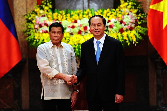 越南国家主席陈大光同菲律宾总统杜特尔特举行会谈