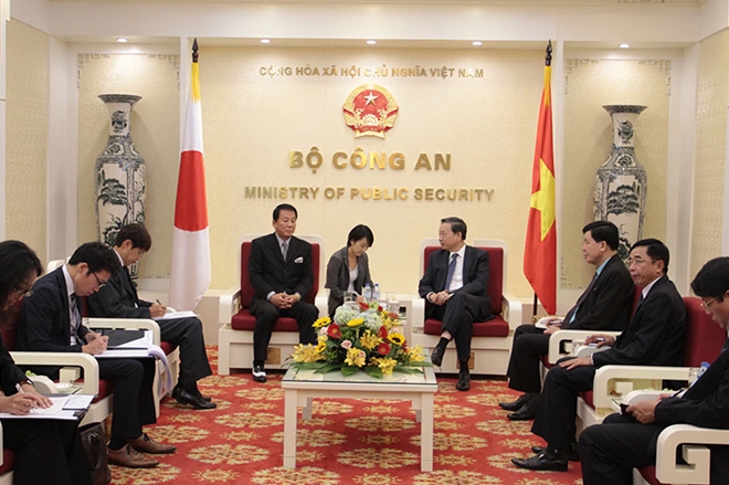 公安部部长苏林会见越日关系特别大使
