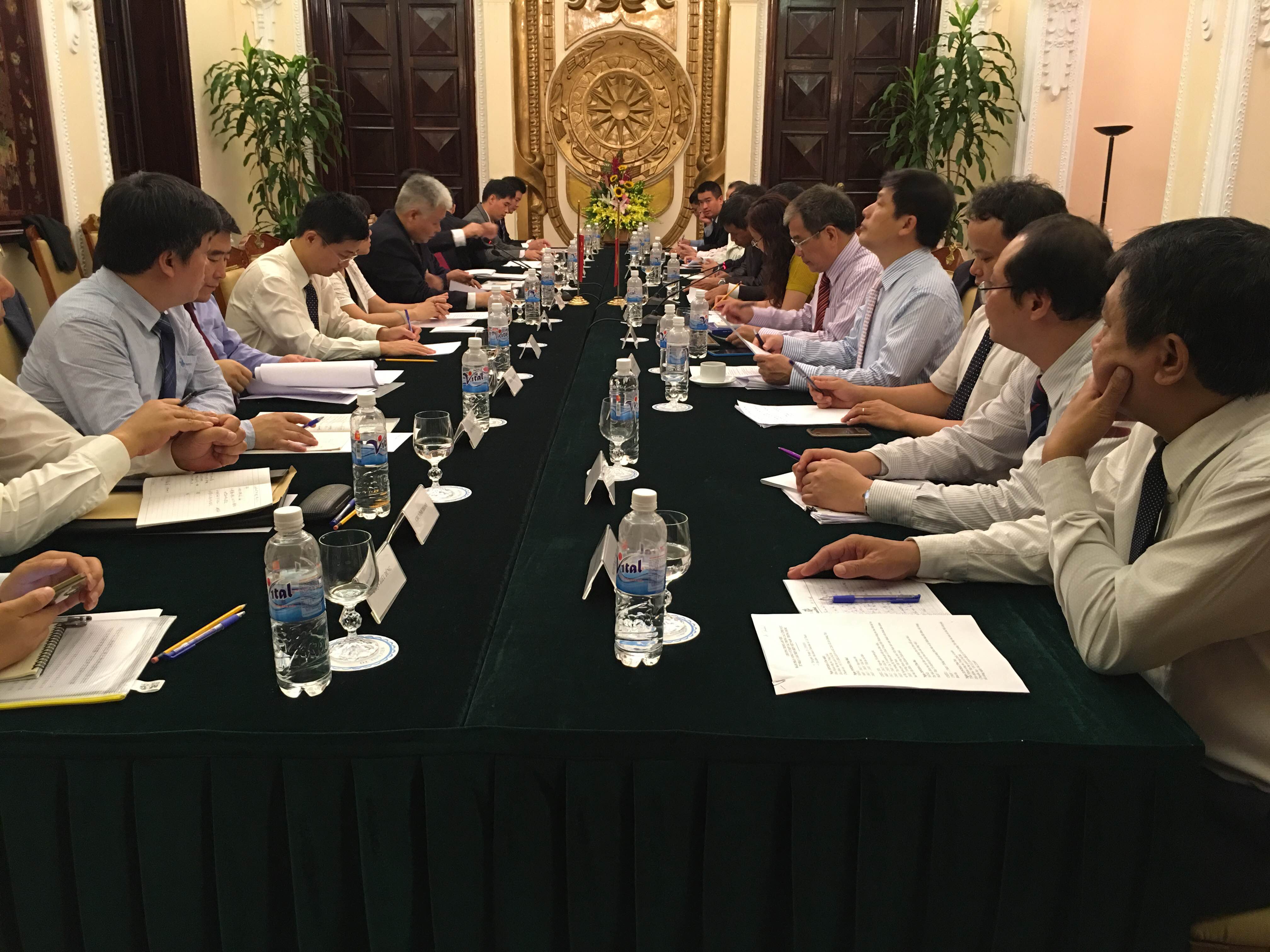 越南和中国就海上低敏感领域合作举行磋商