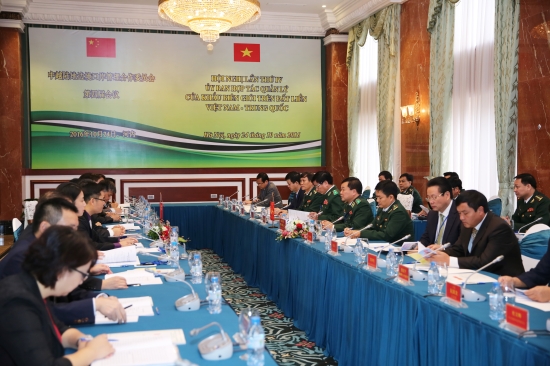越南-中国陆地边界口岸管理合作委员会第四次会议召开
