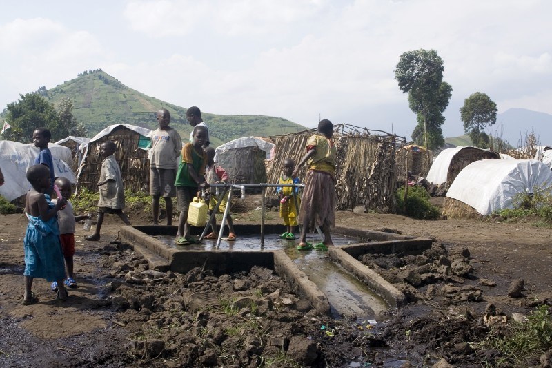 世界银行：全球贫困人口大幅下降