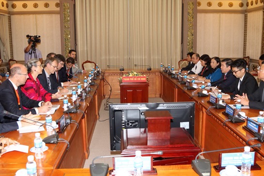 胡志明市与荷兰增强多方面合作