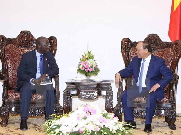 越南政府总理阮春福会见世行驻越南首席代表奥斯曼•迪奥