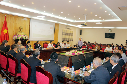 河南省人委会主席：本省为投资商创造最为便利条件