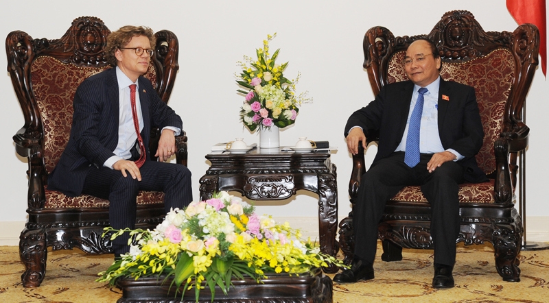 阮春福总理会见瑞典新任驻越南大使佩雷里克•霍格贝尔格