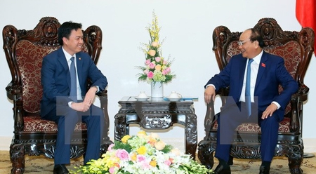 政府总理阮春福分别会见柬埔寨与新加坡新任驻越南大使