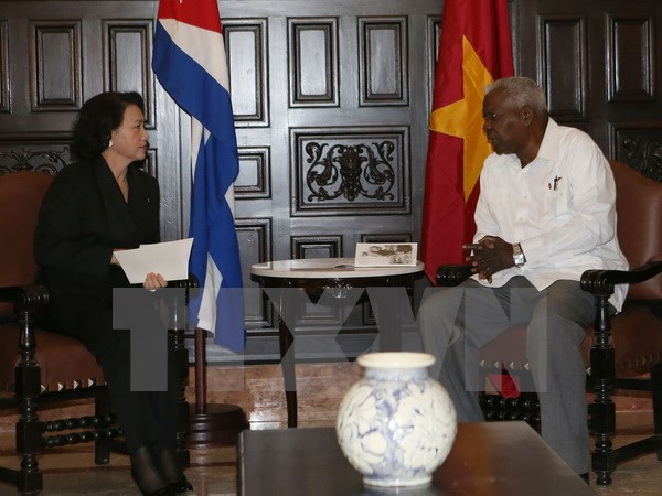 国会主席阮氏金银会见古巴国会主席