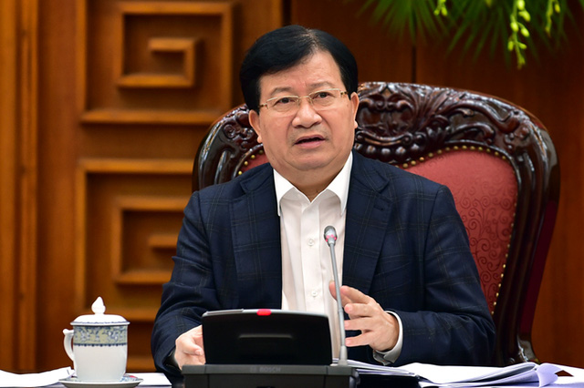 将汽车发展成支柱经济产业