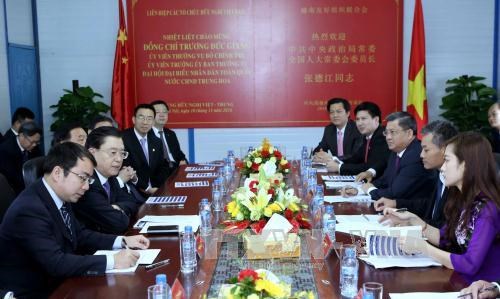 中共中央政治局常委、中国全国人民代表大会常务委员会委员长张德江参观越中友谊宫工程