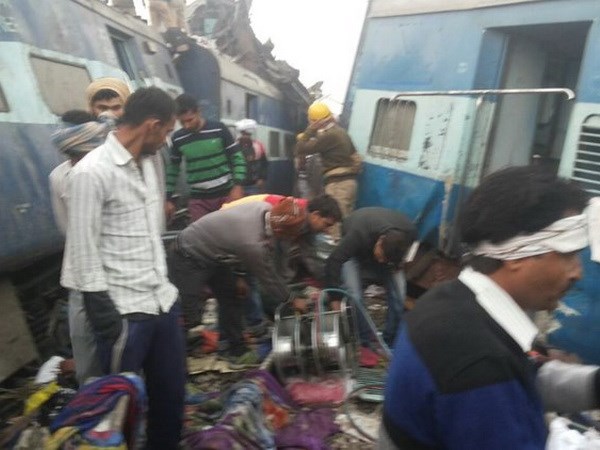 印度北方邦火车脱轨事故已造成103人死亡