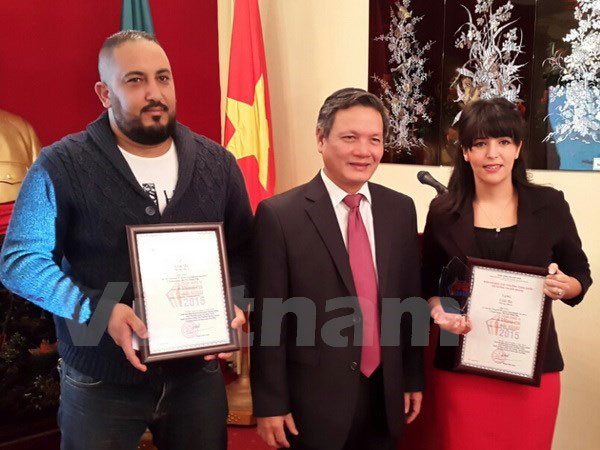 阿尔及利亚记者荣获越南对外新闻奖