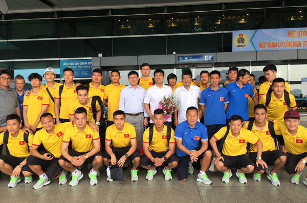 越南国家男足前往缅甸参加AFF Suzuki Cup 2016