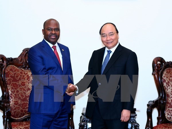 政府总理阮春福会见莫桑比克内政部部长