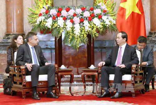 国家主席陈大光会见保加利亚国家情报局局长